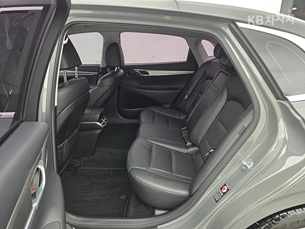 Hyundai The New (facelift) Grandeur (Azera)2.5 Premium 초이스 - 12