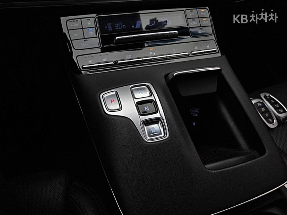 Hyundai The New (facelift) Grandeur (Azera)2.5 Premium 초이스 - 21