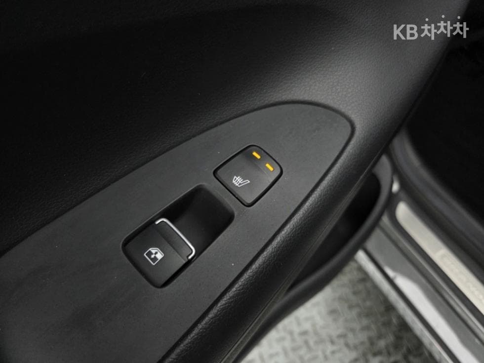 Hyundai The New (facelift) Grandeur (Azera)2.5 Premium 초이스 - 22