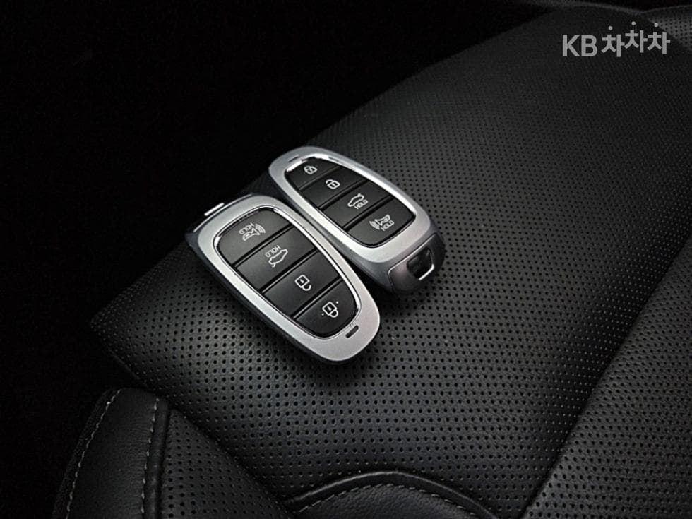 Hyundai The New (facelift) Grandeur (Azera)2.5 Premium 초이스 - 23