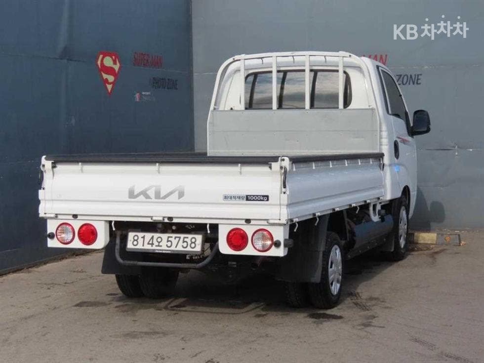 Киа The New (фейслифт) Бонго 3 (лек)1 тон Королевска кабина LPI Удължено междуосие 2WD GL - 3