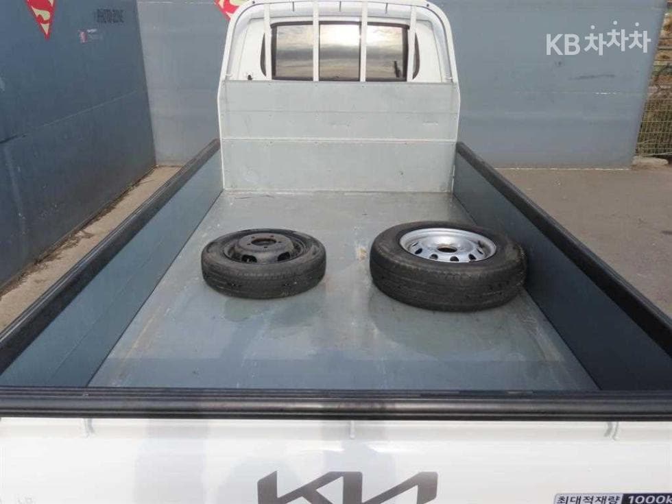 Киа The New (фейслифт) Бонго 3 (лек)1 тон Королевска кабина LPI Удължено междуосие 2WD GL - 5