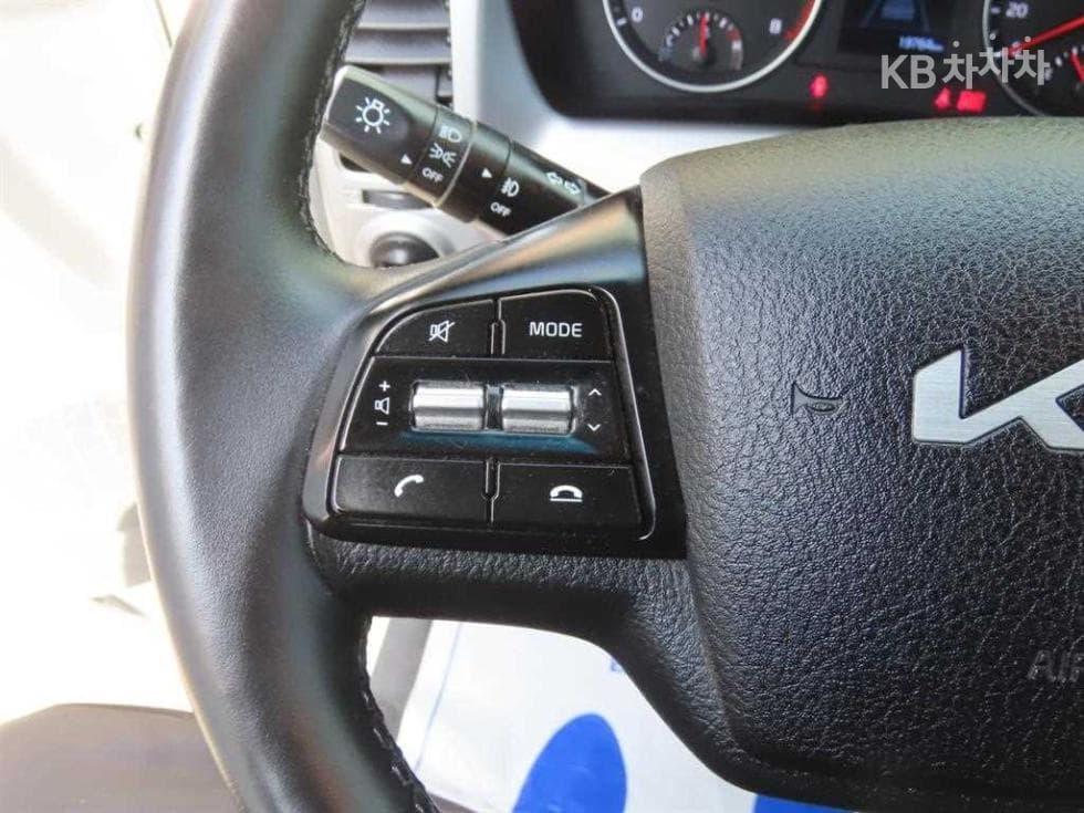 Киа The New (фейслифт) Бонго 3 (лек)1 тон Королевска кабина LPI Удължено междуосие 2WD GL - 11