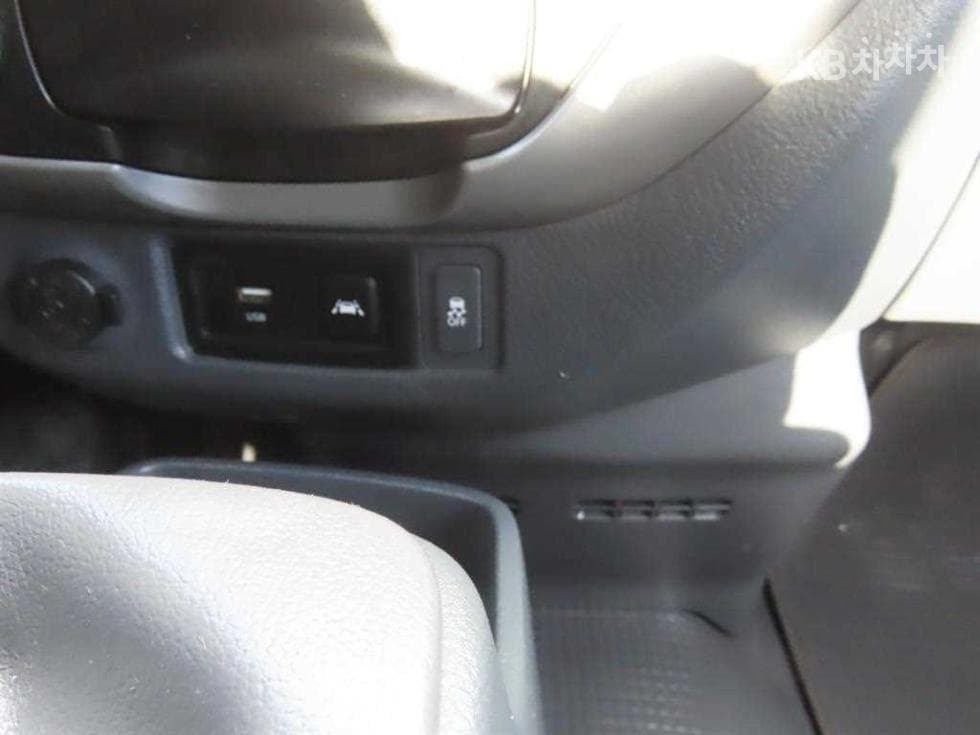 Киа The New (фейслифт) Бонго 3 (лек)1 тон Королевска кабина LPI Удължено междуосие 2WD GL - 14