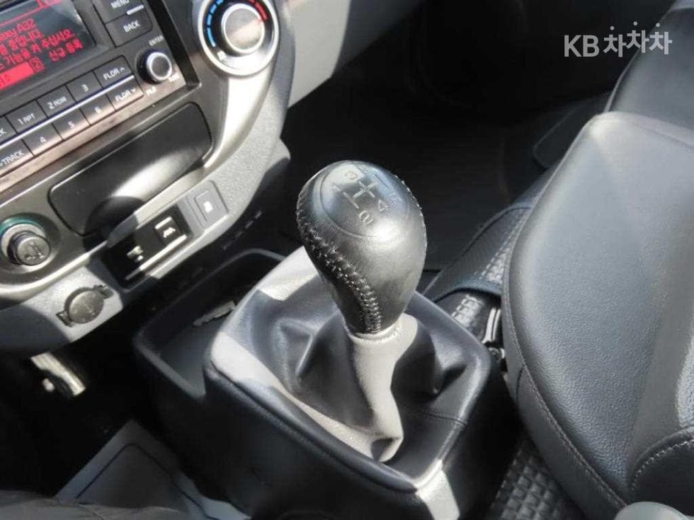 Киа The New (фейслифт) Бонго 3 (лек)1 тон Королевска кабина LPI Удължено междуосие 2WD GL - 15