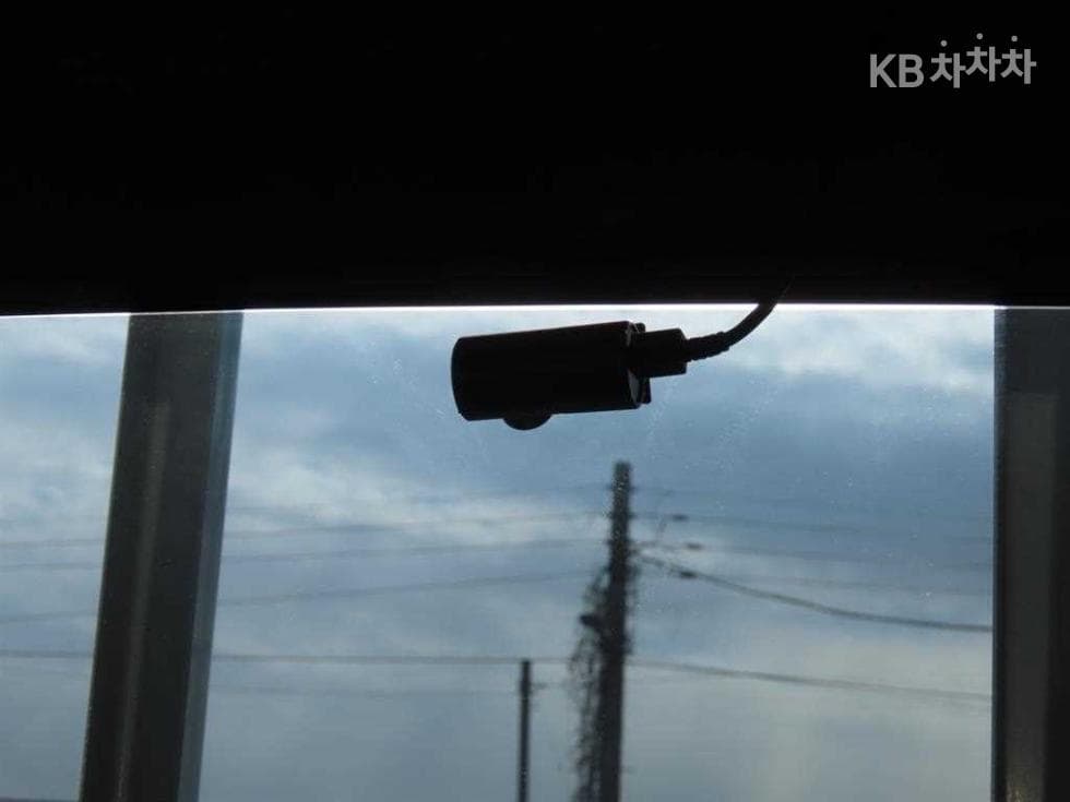 Киа The New (фейслифт) Бонго 3 (лек)1 тон Королевска кабина LPI Удължено междуосие 2WD GL - 17