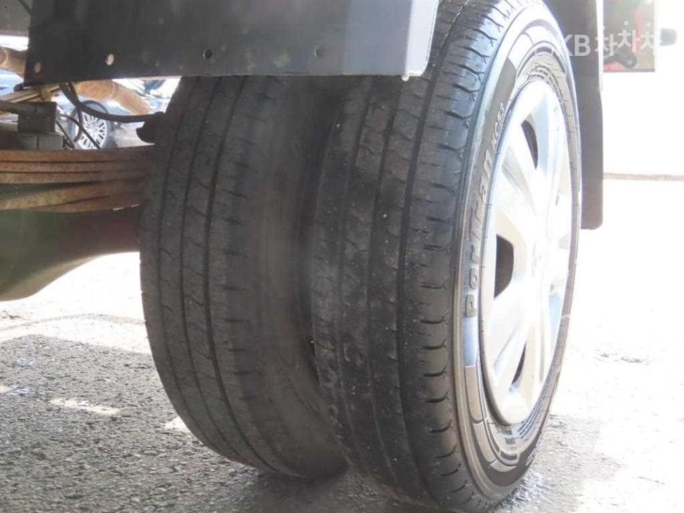 Киа The New (фейслифт) Бонго 3 (лек)1 тон Королевска кабина LPI Удължено междуосие 2WD GL - 19