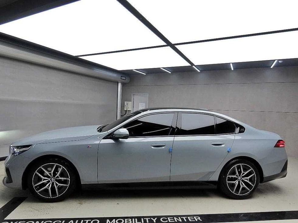 BMW Нов5 Серия(G60)520i Стандартен - 4