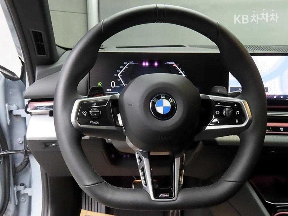 BMW Нов5 Серия(G60)520i Стандартен - 9