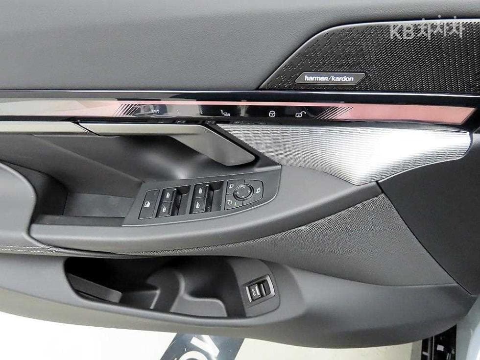 BMW Нов5 Серия(G60)520i Стандартен - 11
