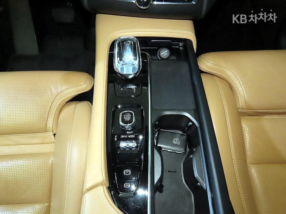 Volvo All New XC90T8 Inscription - 12