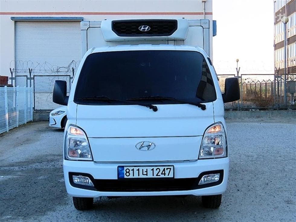 Hyundai Porter 2Extra Long Box Truck Super Cab SUP