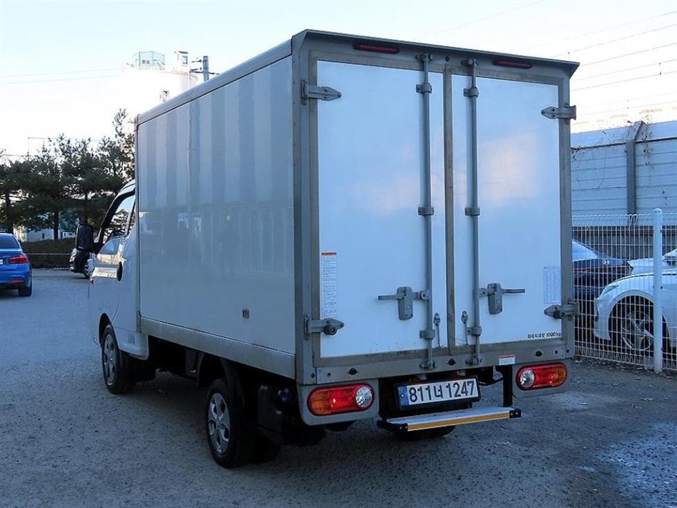 Hyundai Porter 2Extra Long Box Truck Super Cab SUP - 3