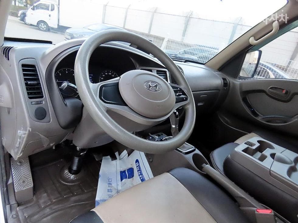 Hyundai Porter 2Extra Long Box Truck Super Cab SUP - 8