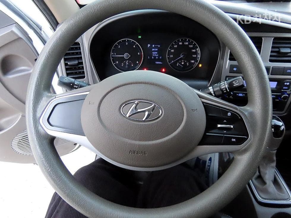 Hyundai Porter 2Extra Long Box Truck Super Cab SUP - 9