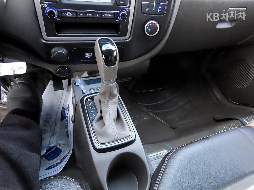 Hyundai Porter 2Extra Long Box Truck Super Cab SUP - 11