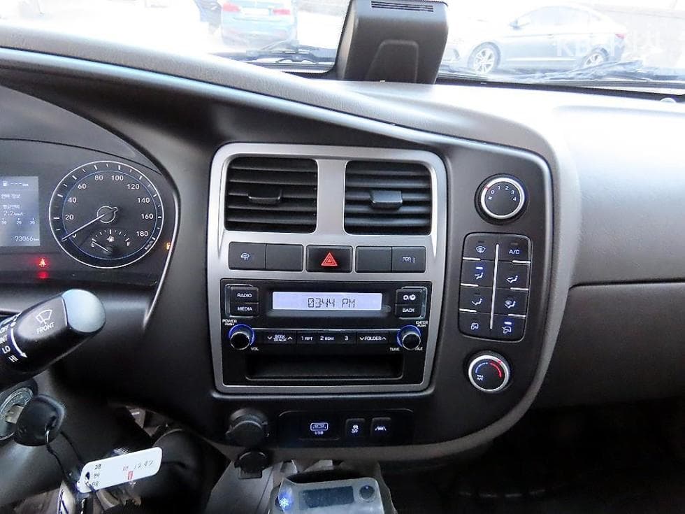 Hyundai Porter 2Extra Long Box Truck Super Cab SUP - 15