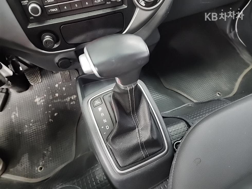 Киа The New (фейслифт) Бонго 3 (лек)와이드 파워게이트 1 тон 턴Местен타입형(2단) Королевска кабина Удължено междуосие L - 7