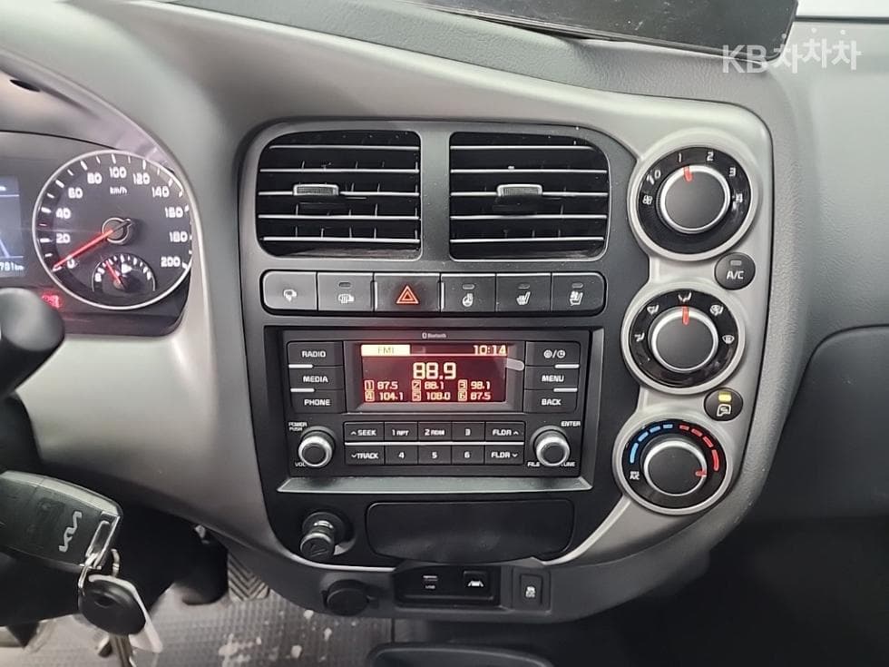 Киа The New (фейслифт) Бонго 3 (лек)와이드 파워게이트 1 тон 턴Местен타입형(2단) Королевска кабина Удължено междуосие L - 9