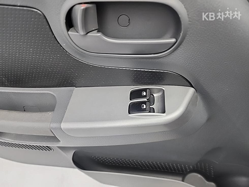 Киа The New (фейслифт) Бонго 3 (лек)와이드 파워게이트 1 тон 턴Местен타입형(2단) Королевска кабина Удължено междуосие L - 11