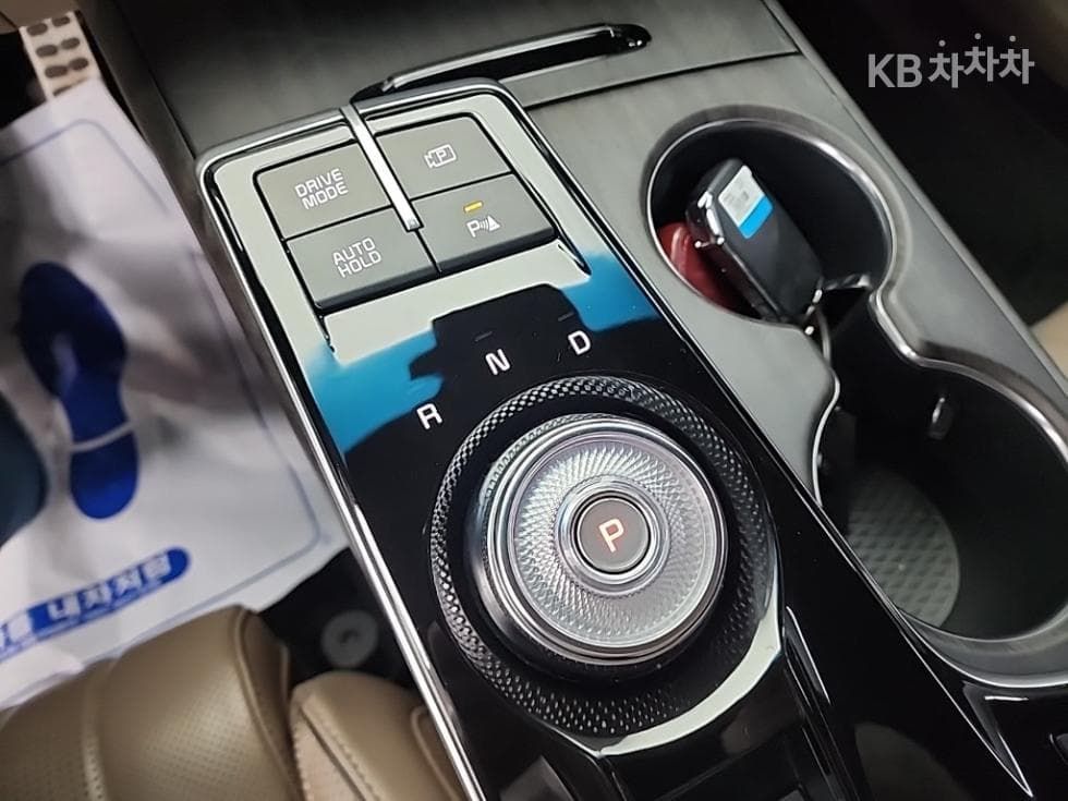Kia K83.5 Gasoline AWD 플래티넘 - 8
