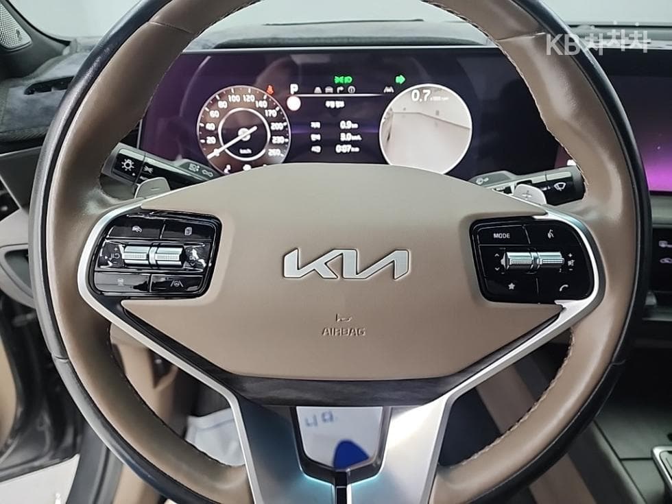 Kia K83.5 Gasoline AWD 플래티넘 - 9
