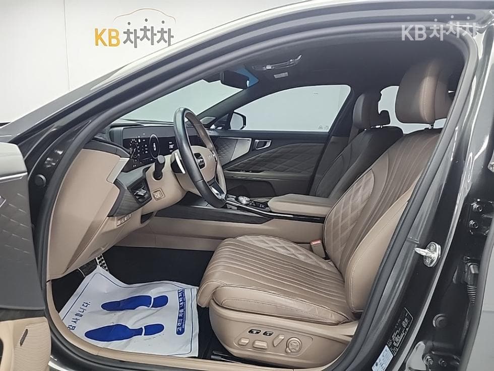 Kia K83.5 Gasoline AWD 플래티넘 - 11