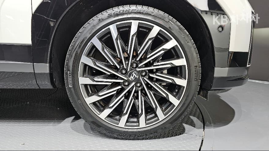 Hyundai The All New Santa Fe MX5Gasoline 2.5T 2WD Calligraphy - 5