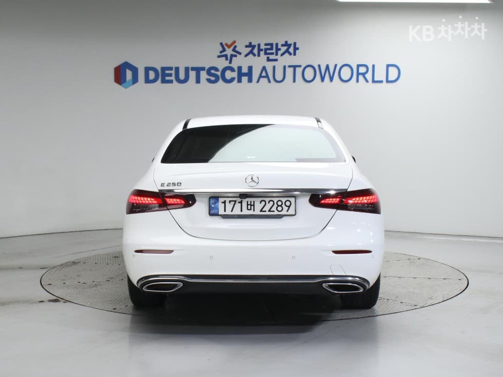 Mercedes-Benz E-Class (W213)E250 Exclusive - 4