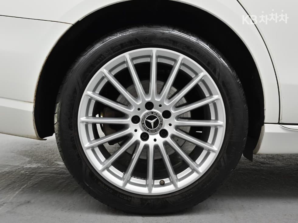 Mercedes-Benz E-Class (W213)E250 Exclusive - 5