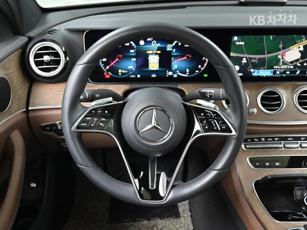 Mercedes-Benz E-Class (W213)E250 Exclusive - 13