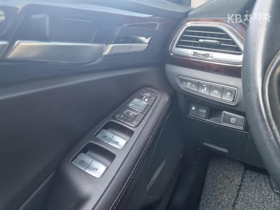 Genesis EQ9003.3 T-GDI AWD Premium Luxury - 7