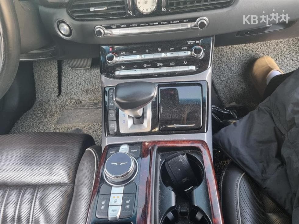 Genesis EQ9003.3 T-GDI AWD Premium Luxury - 10