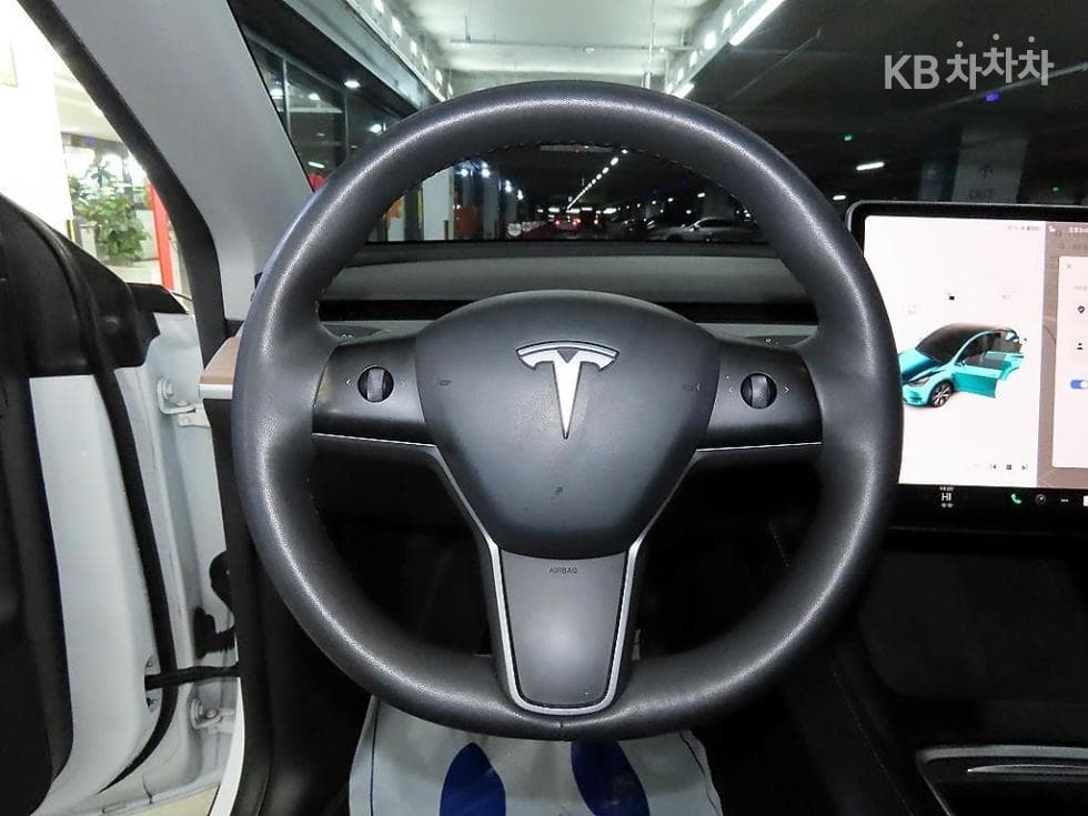 테슬라 Model YStandard Range - 8