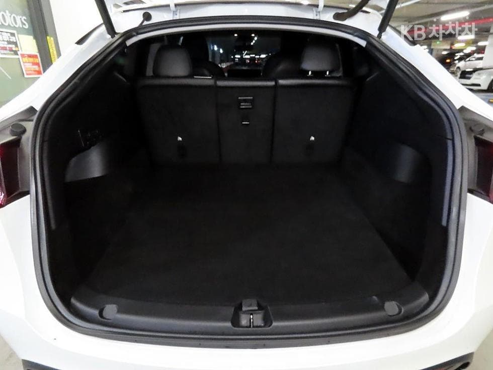 테슬라 Model YStandard Range - 16