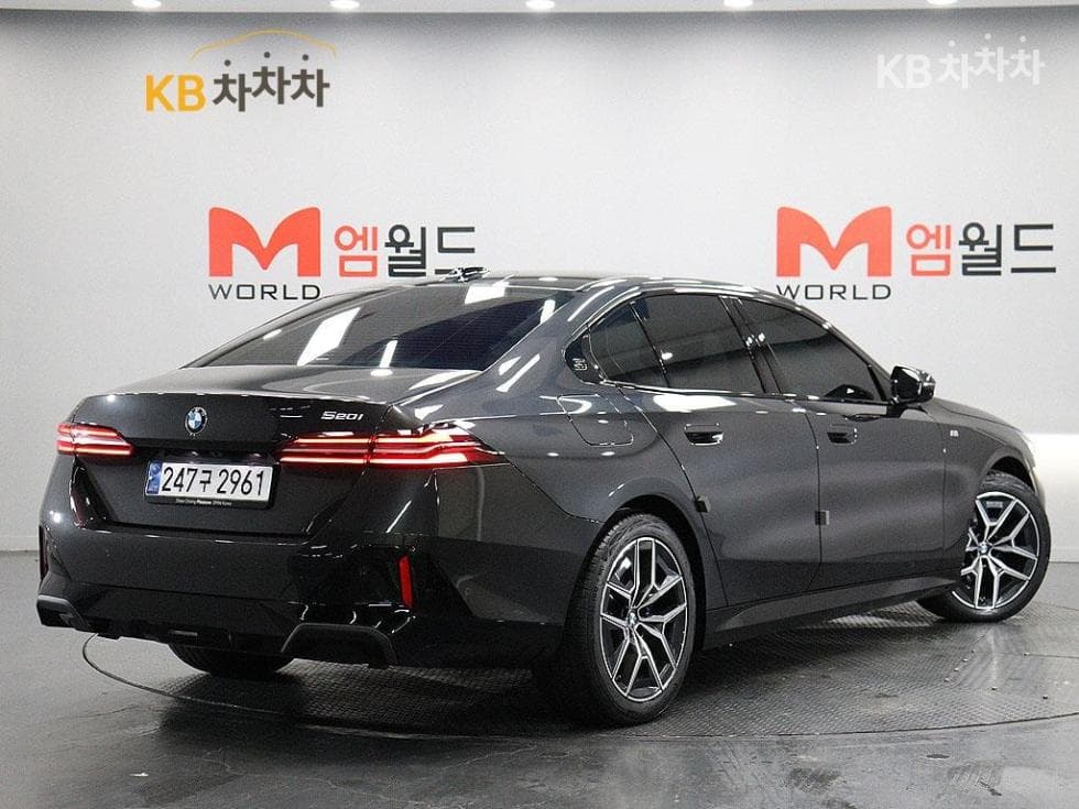 BMW New5 Series(G60)520i M Sport - 3