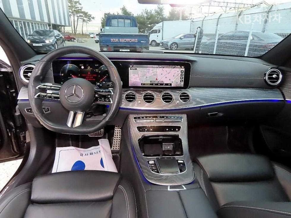 Mercedes-Benz E-Class (W213)E350 4MATIC AMG Line Edition - 7