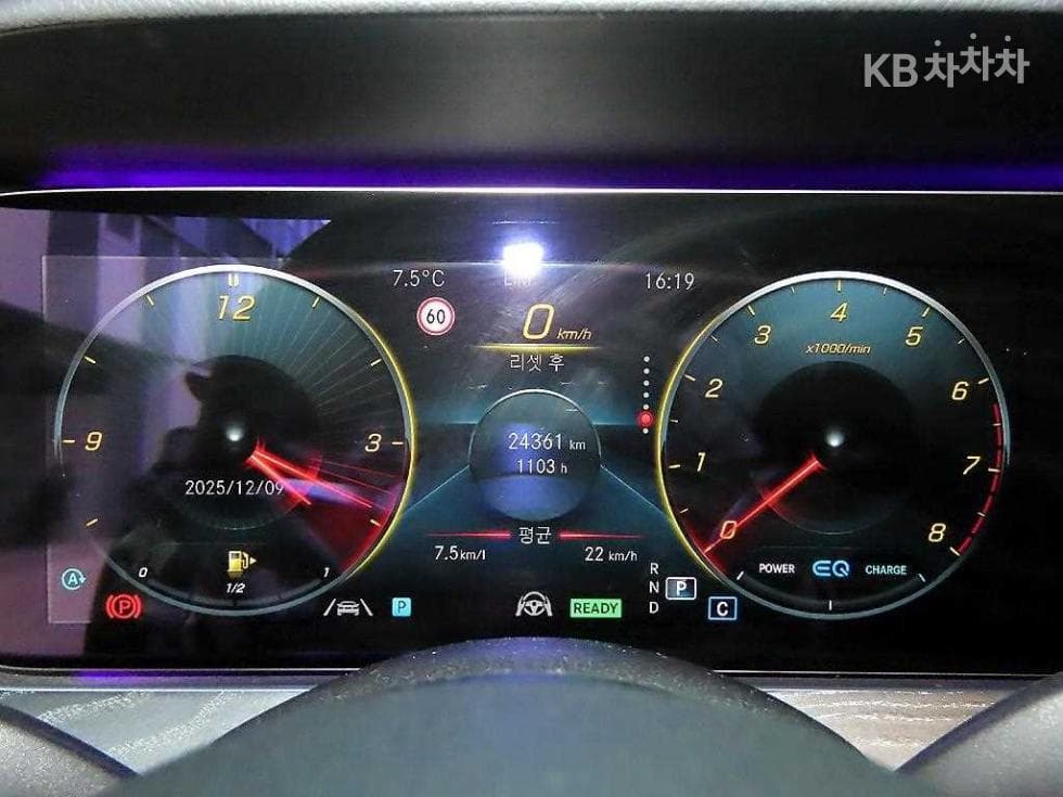 Mercedes-Benz E-Class (W213)E350 4MATIC AMG Line Edition - 9