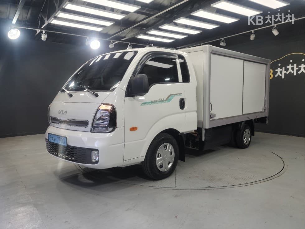 Киа The New (фейслифт) Бонго 3 (лек) EV Box Truck 1 тон 저상형 Королевска кабина Удължено междуосие Стандартен - Image 1