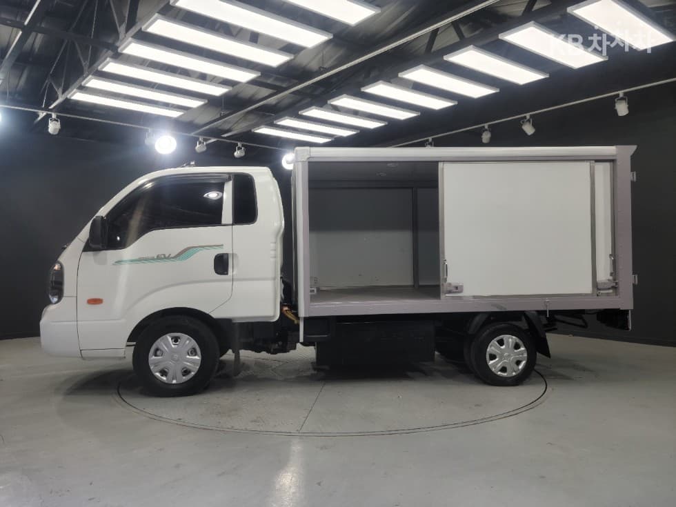 Kia The New (facelift) Bongo 3 (light truck) EVBox Truck 1 Ton 저상형 King Cab Extra Long Standard - 3
