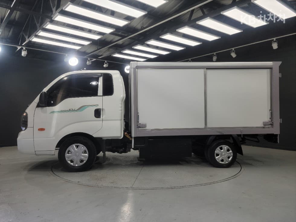 Kia The New (facelift) Bongo 3 (light truck) EVBox Truck 1 Ton 저상형 King Cab Extra Long Standard - 5