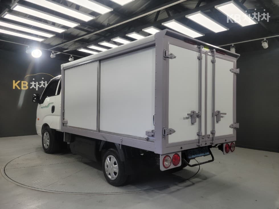 Kia The New (facelift) Bongo 3 (light truck) EVBox Truck 1 Ton 저상형 King Cab Extra Long Standard - 12