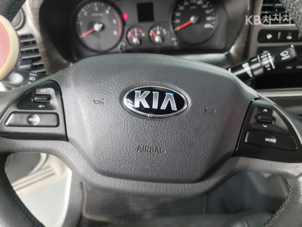 Kia Bongo 3 (light truck)1 Ton Extra Long King Cab CRDi DLX - 13