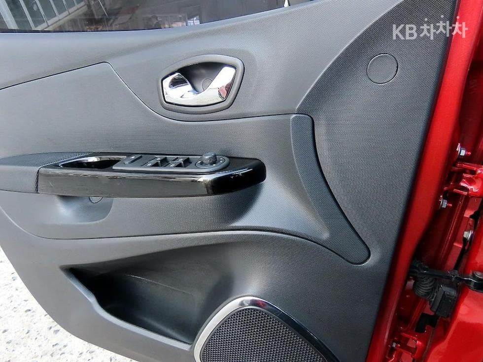 Renault Korea QM3RE Signature - 11