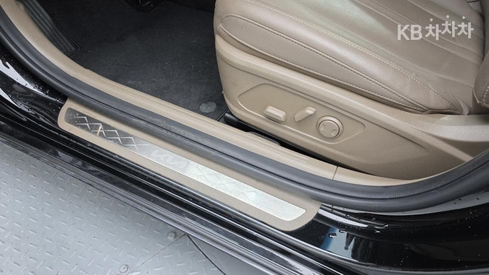 Kia K8 Hybrid1.6 Turbo Noblesse - 16