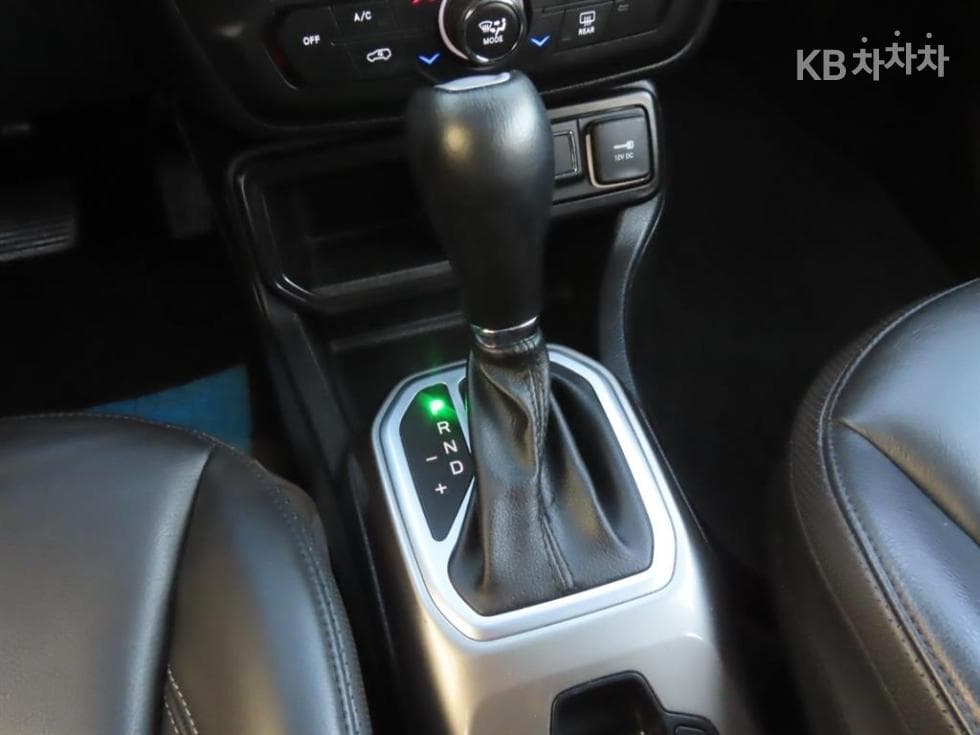 지프 레니게이드2.4 Limited FWD - 12