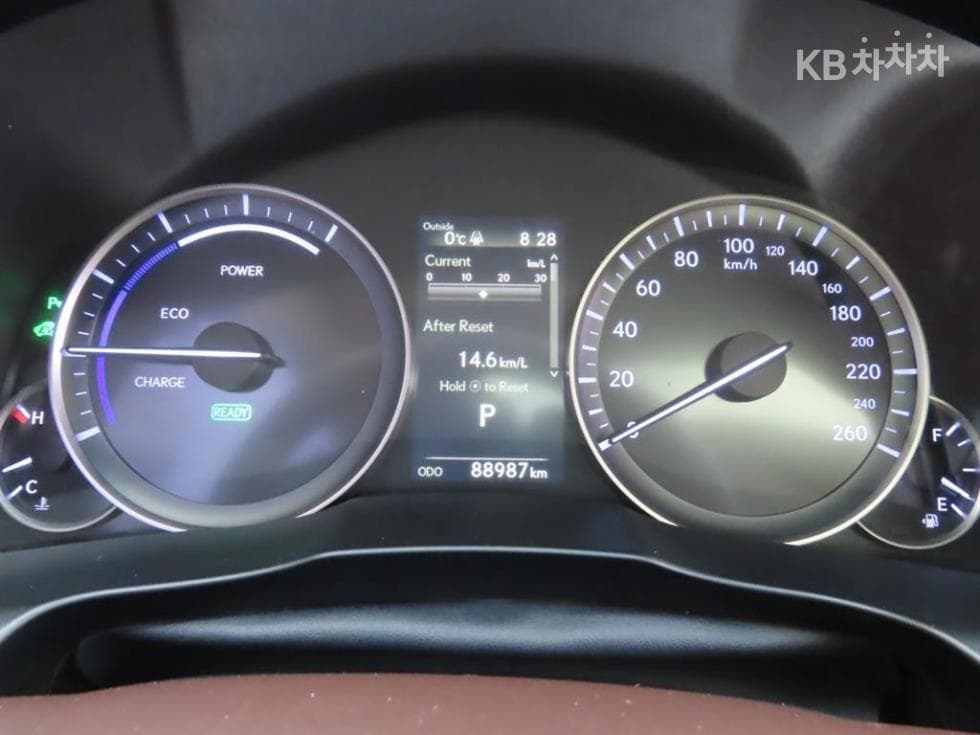 Lexus New ES300h Supreme (High Trim) - 12