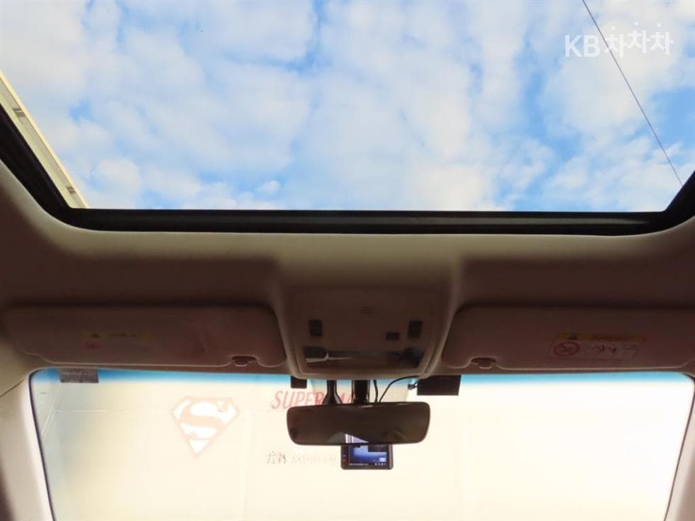 Lexus New ES300h Supreme (High Trim) - 17