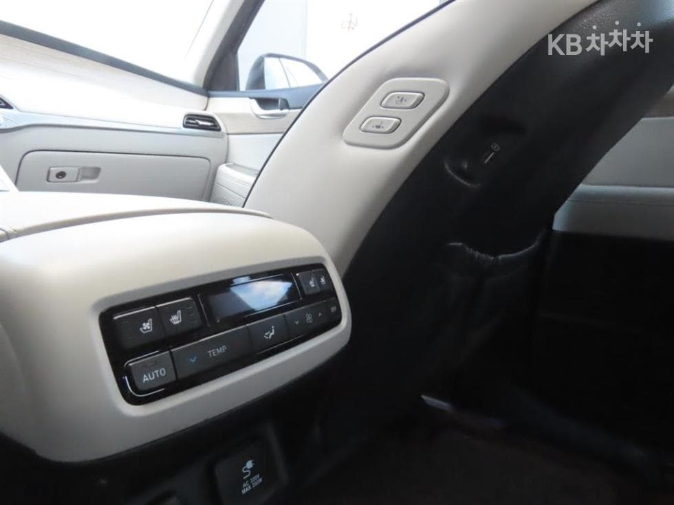 Hyundai Palisade2.2 Diesel 7-seater (Limousine) AWD Prestige - 8