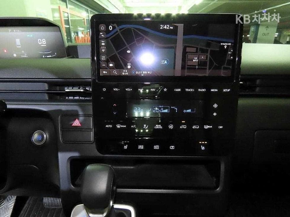 Hyundai Staria2.2 Tourer 11 AWD Modern - 11